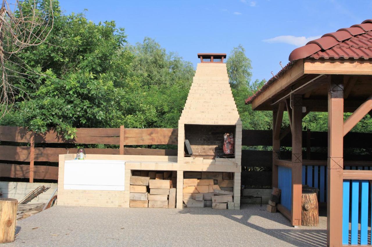 Camere De Inchiriat Băltenii de Sus Exteriör bild